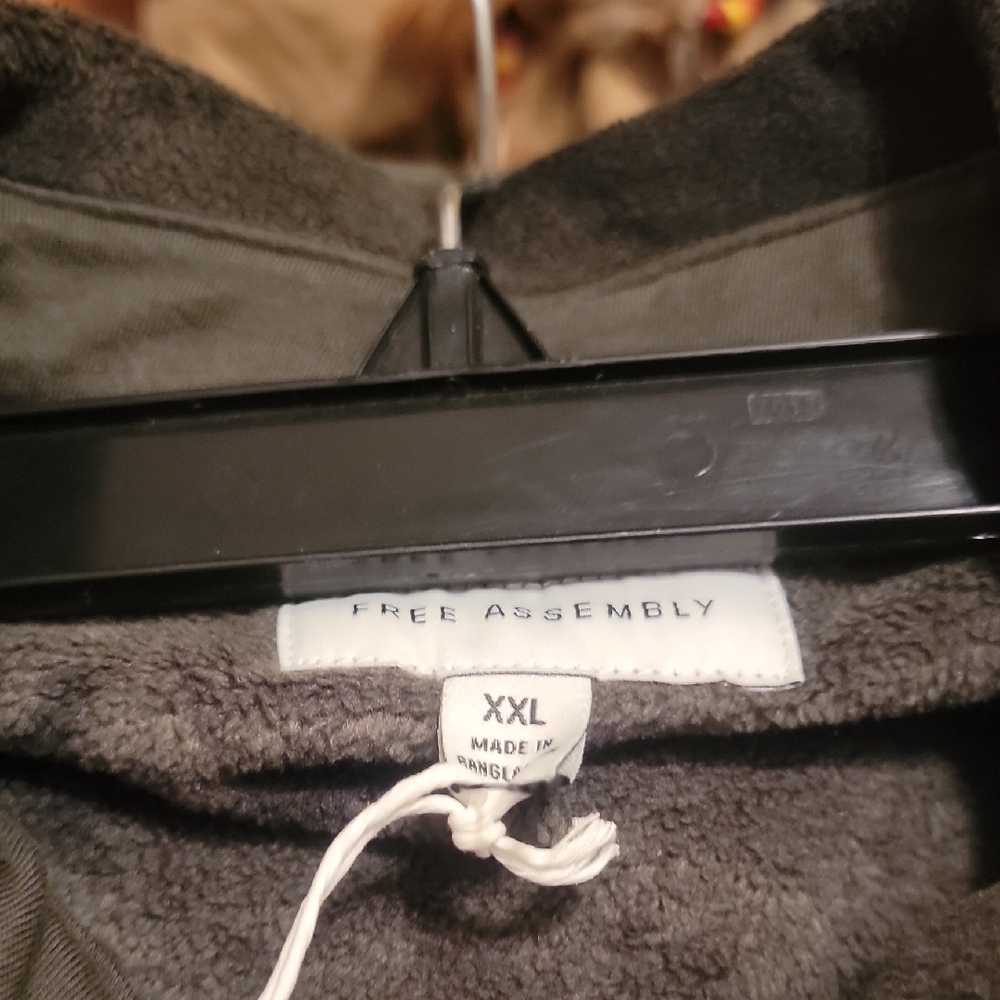 Free Assembly Shirt - Picture 6 of 9